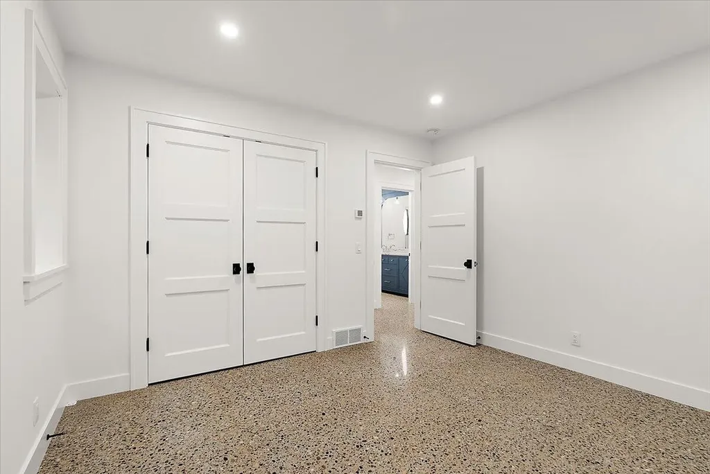 317 N Lakeshore Avenue Park Township MI 49424