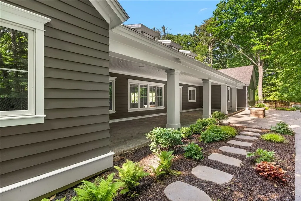 317 N Lakeshore Avenue Park Township MI 49424