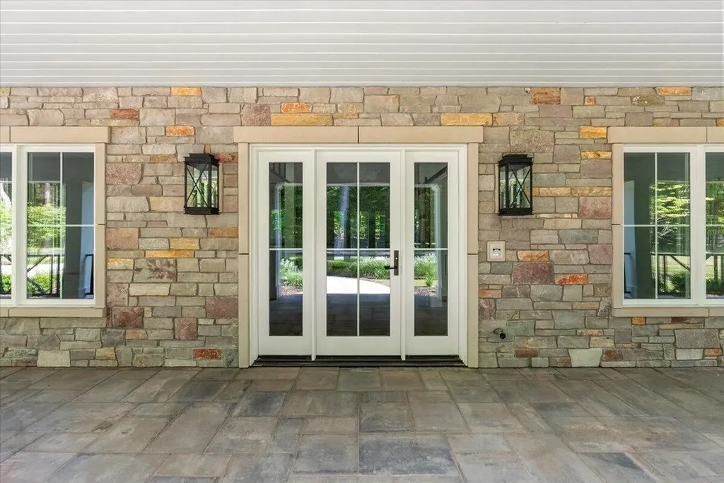 317 N Lakeshore Avenue Park Township MI 49424