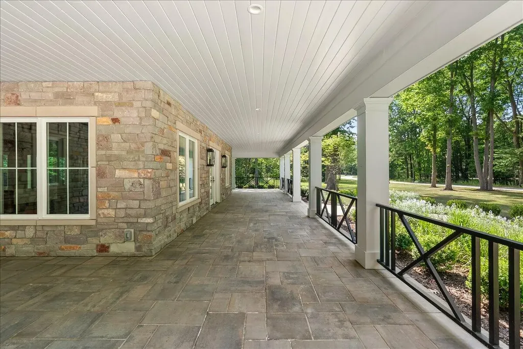 317 N Lakeshore Avenue Park Township MI 49424