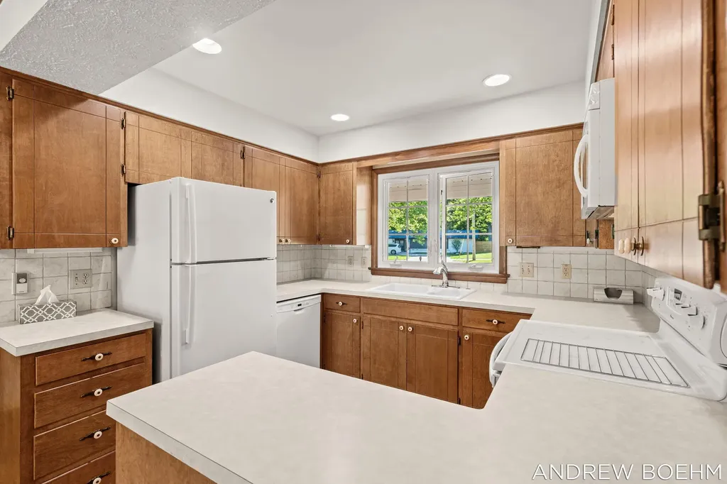 164 Euna Vista Drive Holland City MI 49423