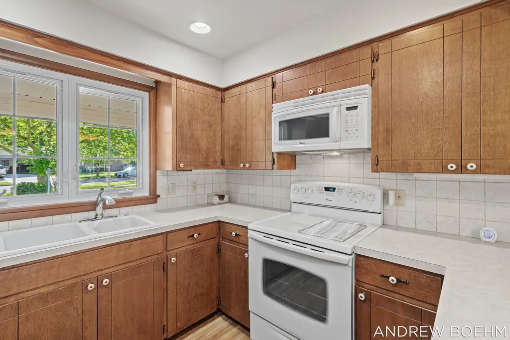 164 Euna Vista Drive Holland City MI 49423