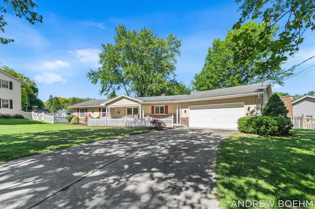 164 Euna Vista Drive Holland City MI 49423