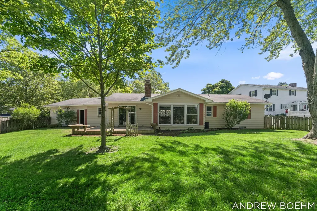 164 Euna Vista Drive Holland City MI 49423