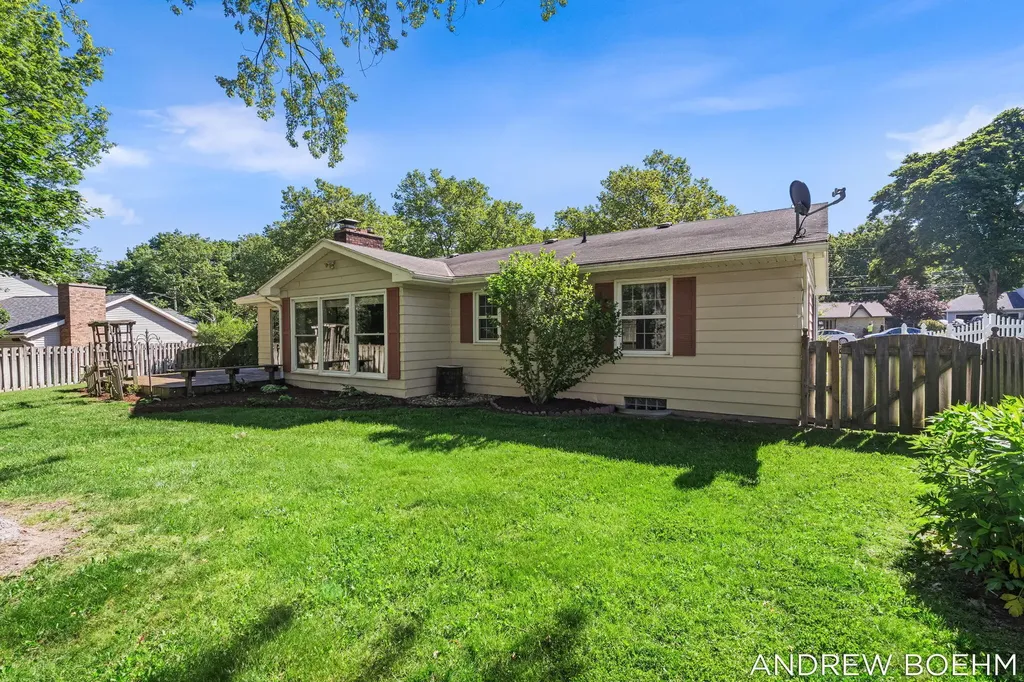 164 Euna Vista Drive Holland City MI 49423