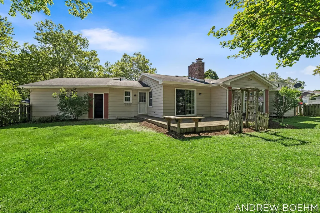 164 Euna Vista Drive Holland City MI 49423