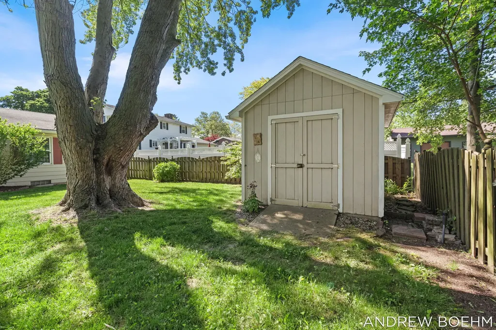 164 Euna Vista Drive Holland City MI 49423
