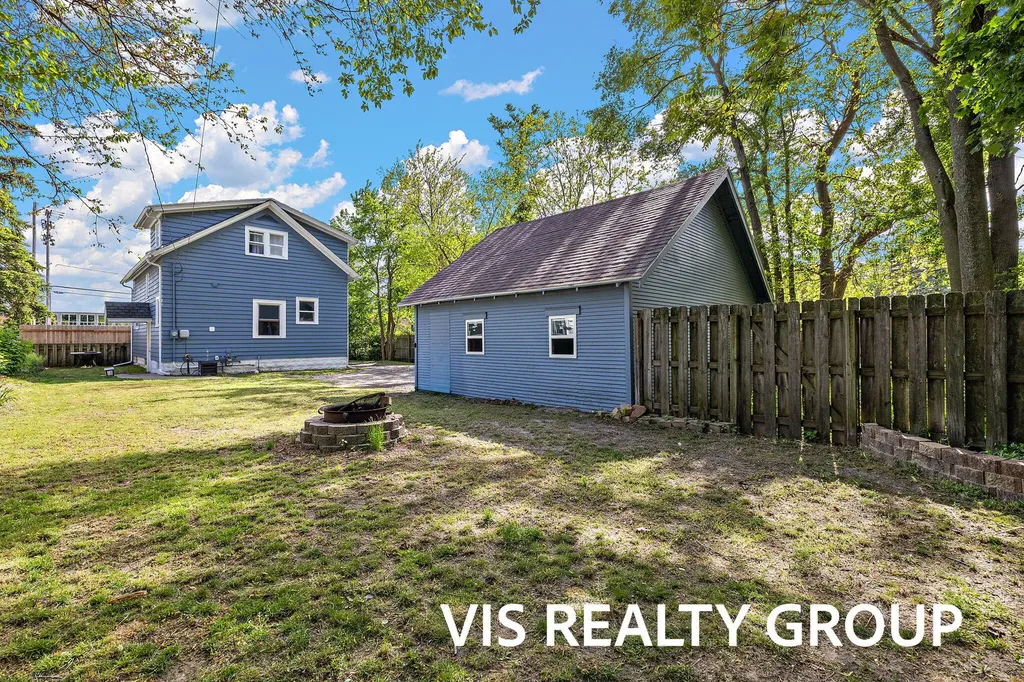 1152 W Laketon Avenue Muskegon City MI 49441
