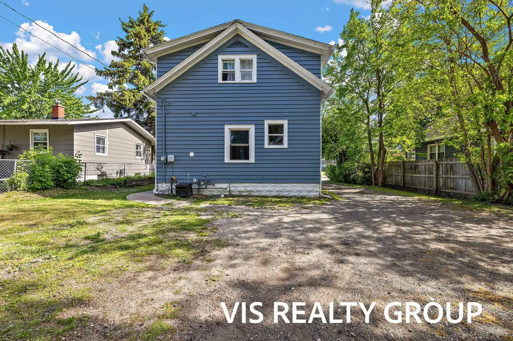 1152 W Laketon Avenue Muskegon City MI 49441