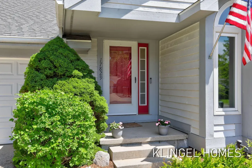 17829 Cherokee Drive Ferrysburg City MI 49456