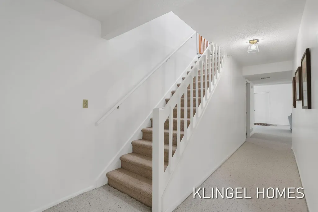 17829 Cherokee Drive Ferrysburg City MI 49456
