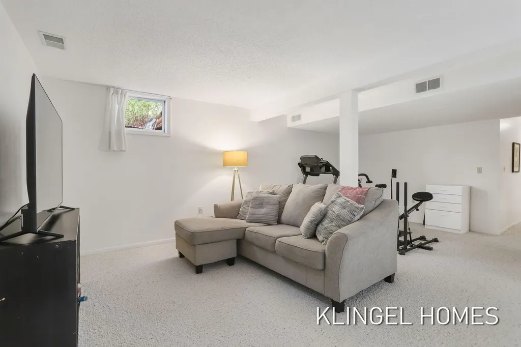 17829 Cherokee Drive Ferrysburg City MI 49456