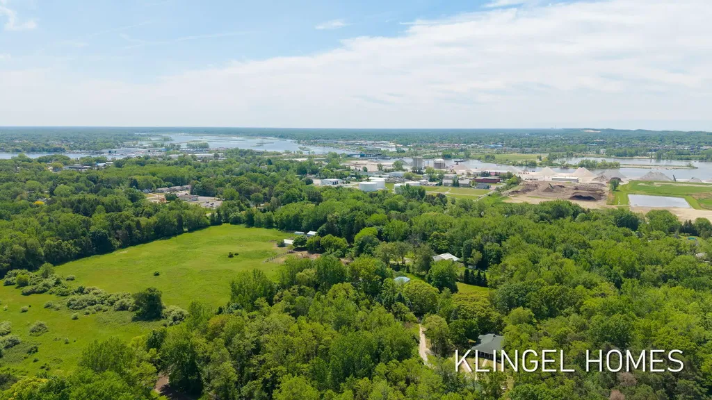 17829 Cherokee Drive Ferrysburg City MI 49456
