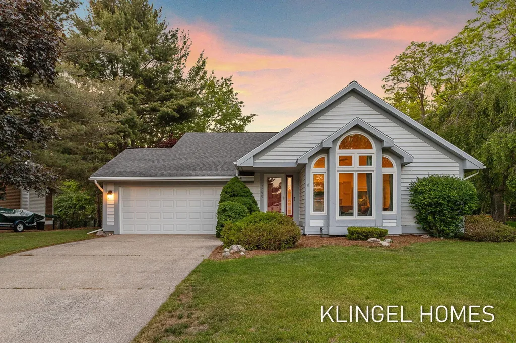 17829 Cherokee Drive Ferrysburg City MI 49456