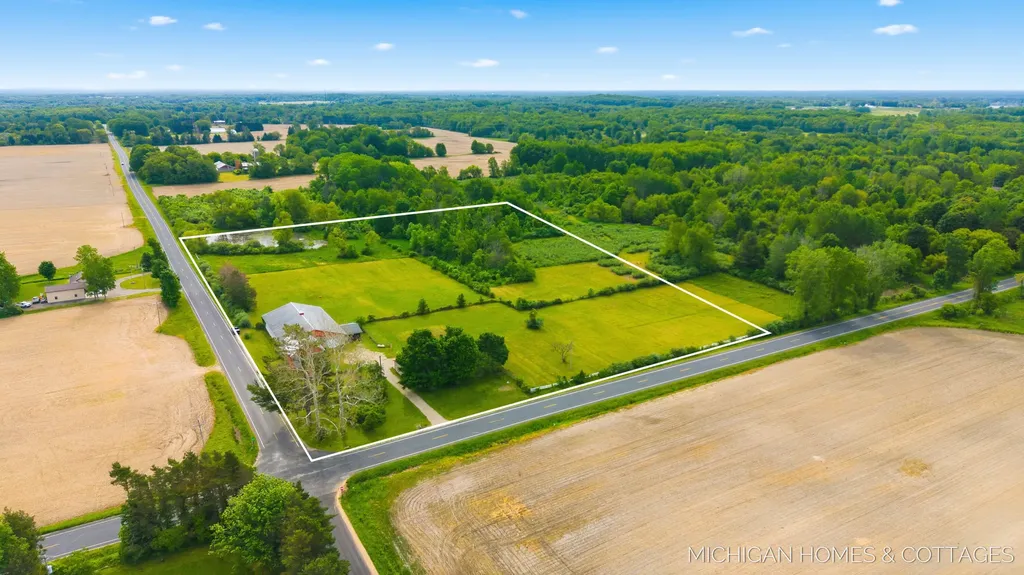2695 62nd Street Saugatuck Township MI 49408