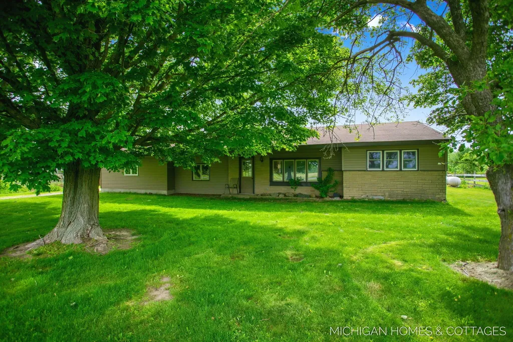 2695 62nd Street Saugatuck Township MI 49408