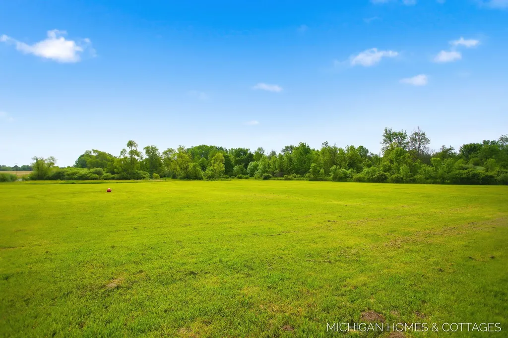 2695 62nd Street Saugatuck Township MI 49408
