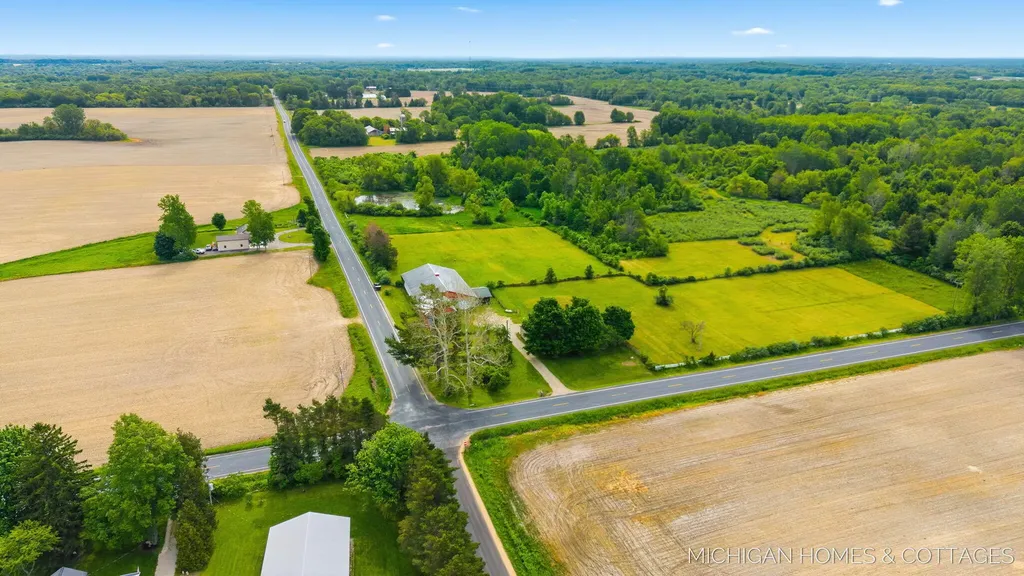 2695 62nd Street Saugatuck Township MI 49408