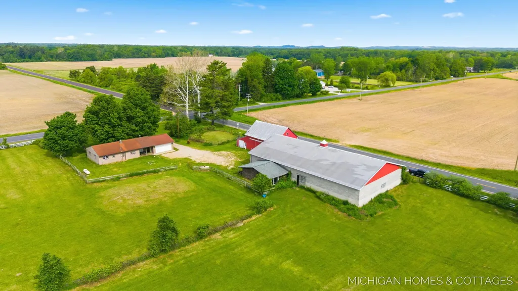 2695 62nd Street Saugatuck Township MI 49408