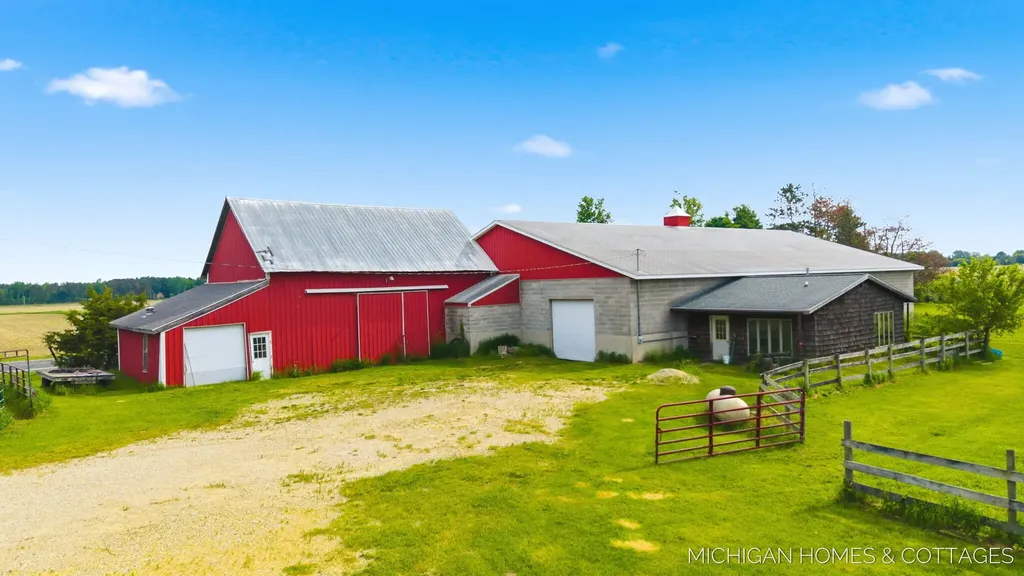 2695 62nd Street Saugatuck Township MI 49408