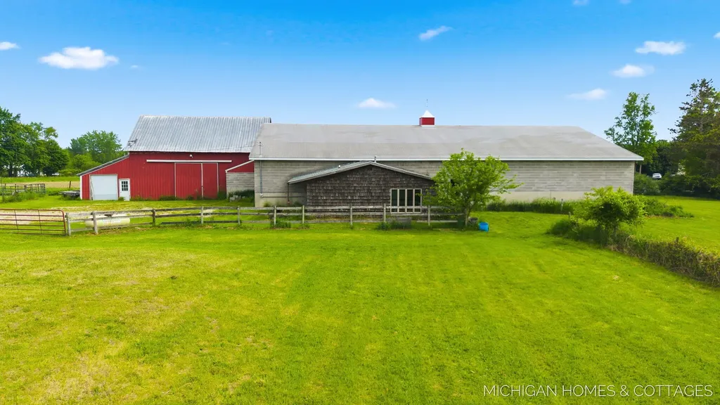 2695 62nd Street Saugatuck Township MI 49408