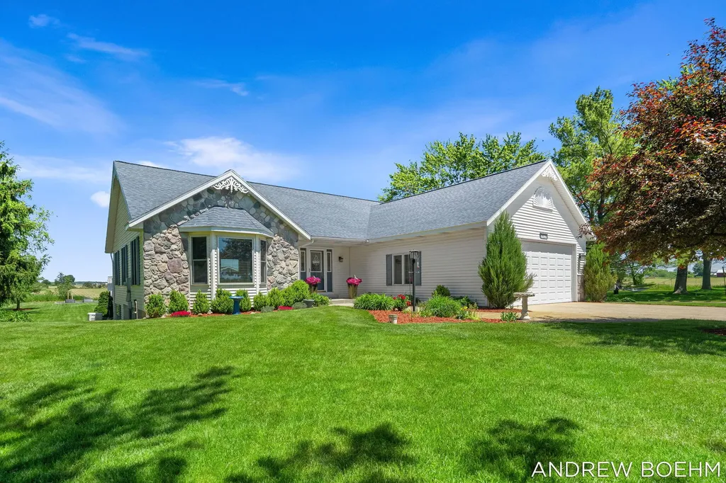 6141 Adams Street Zeeland Charter Township MI 49464