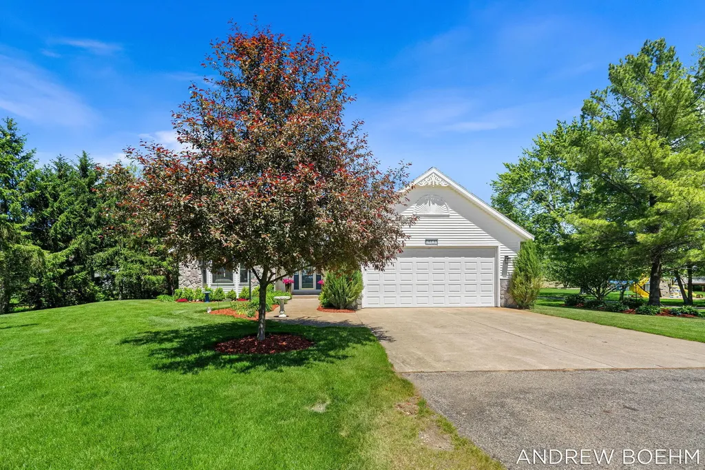 6141 Adams Street Zeeland Charter Township MI 49464