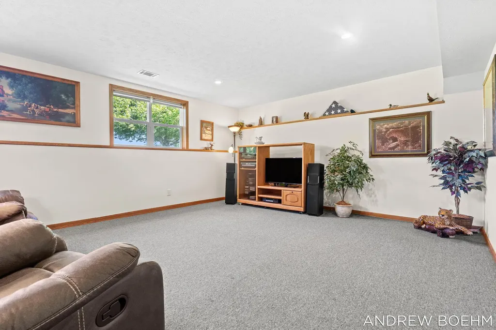 6141 Adams Street Zeeland Charter Township MI 49464