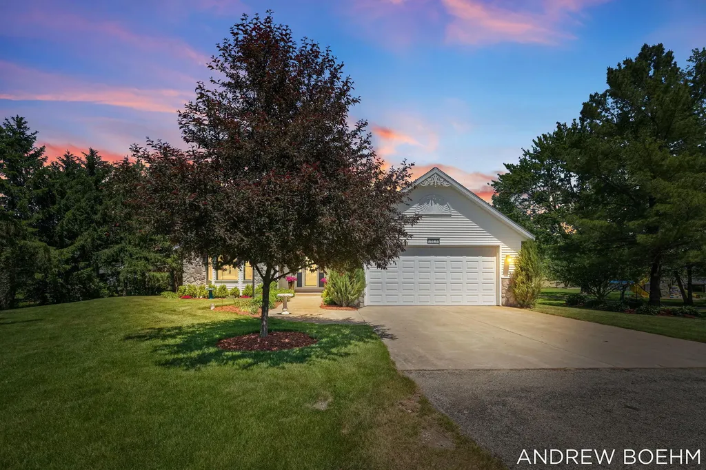 6141 Adams Street Zeeland Charter Township MI 49464