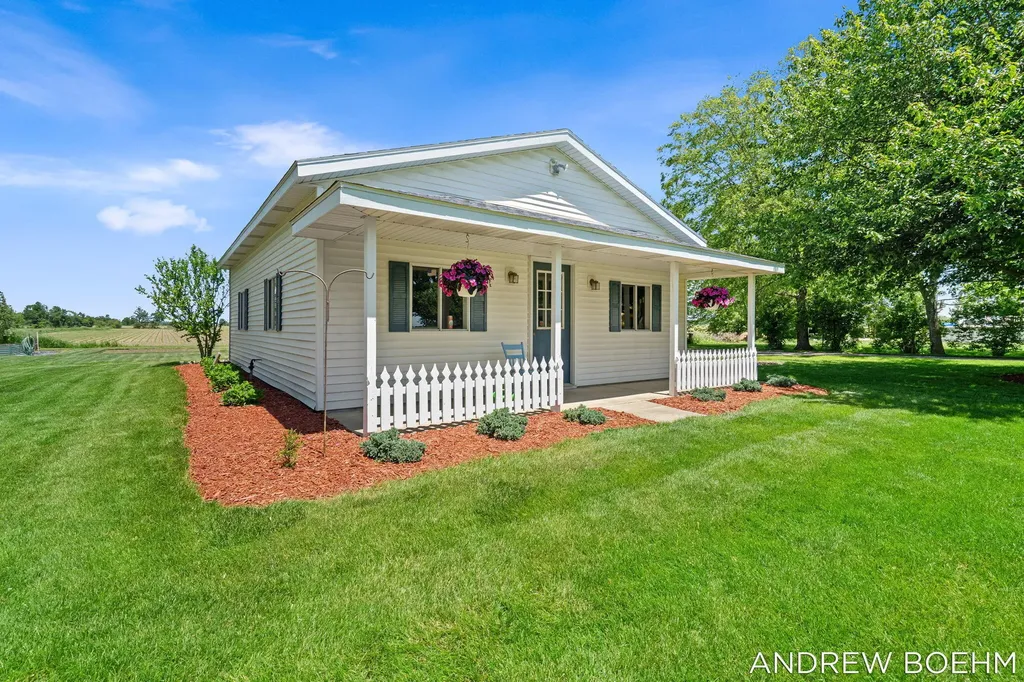 6141 Adams Street Zeeland Charter Township MI 49464