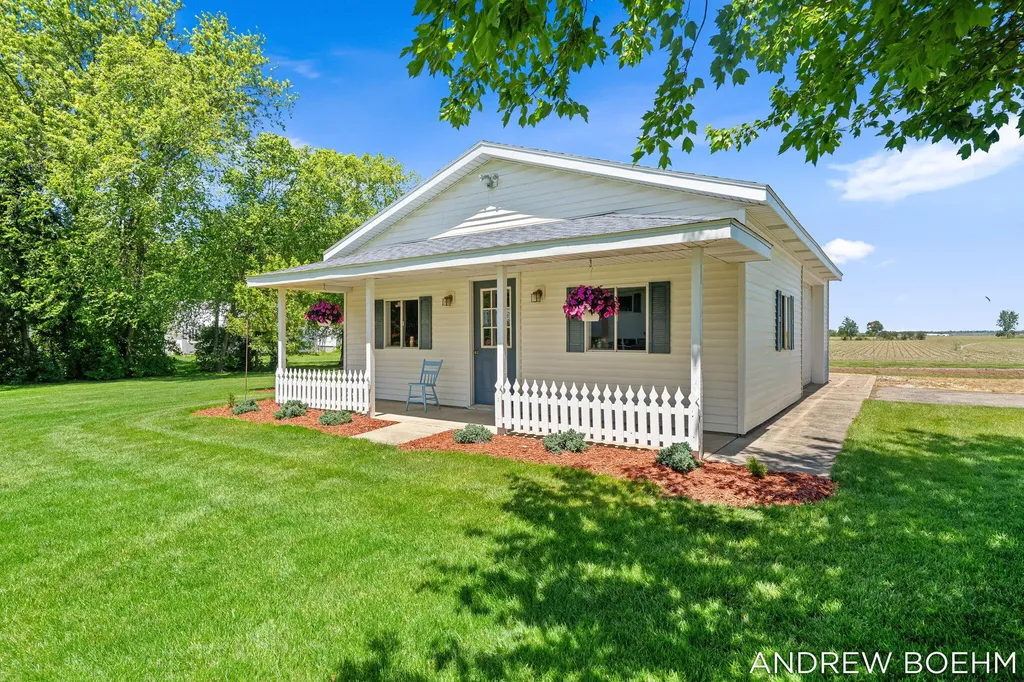 6141 Adams Street Zeeland Charter Township MI 49464