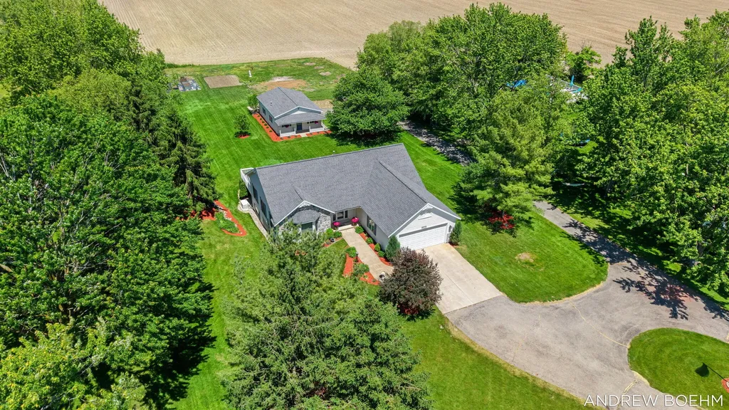 6141 Adams Street Zeeland Charter Township MI 49464