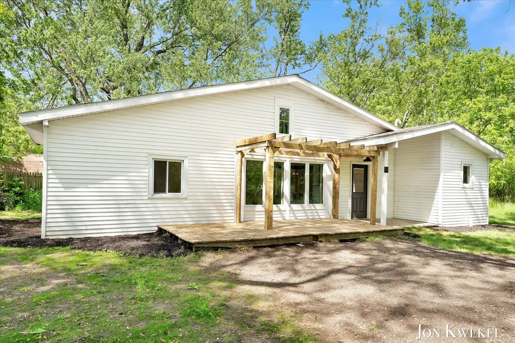 140 N 5th Street NE Cedar Springs City MI 49319