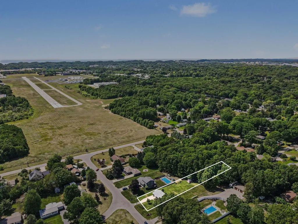 15949 Brucker Street Grand Haven Charter Township MI 49417