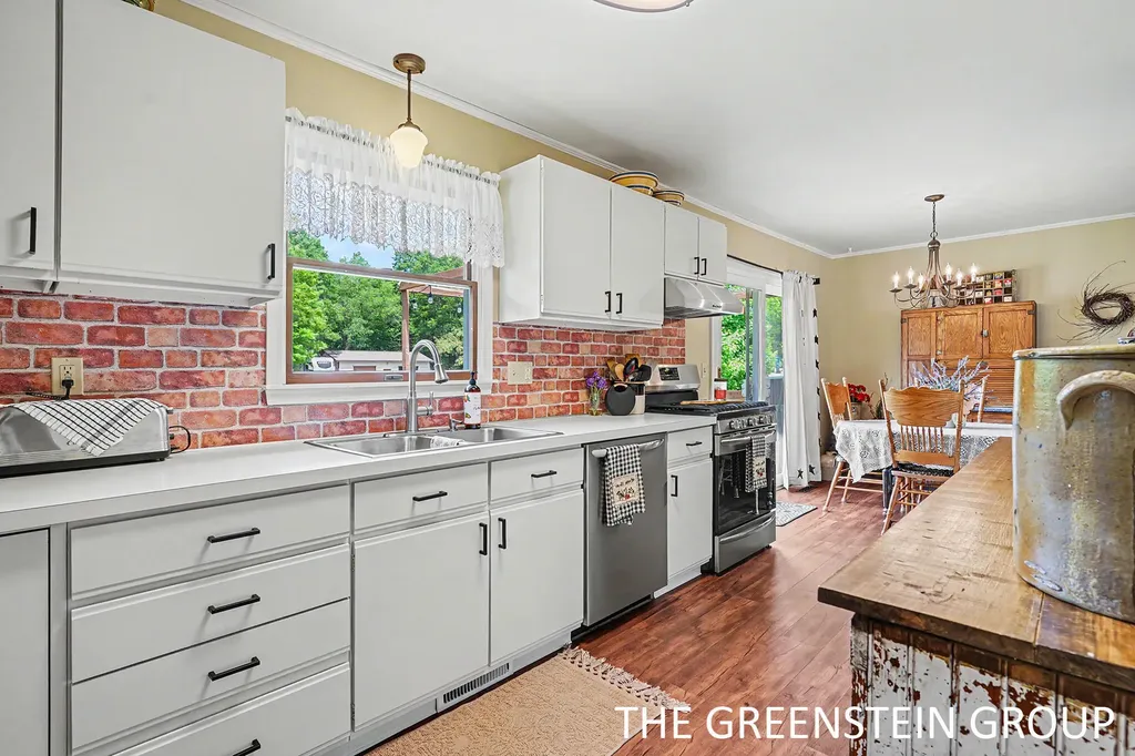 15949 Brucker Street Grand Haven Charter Township MI 49417