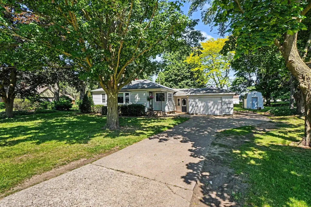 367 Lane Avenue Holland Charter Township MI 49423
