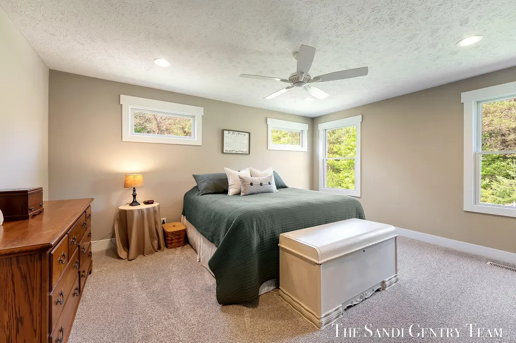 12400 Lincoln Farms Drive Grand Haven Charter Township MI 49417