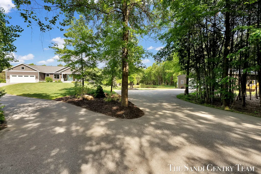 12400 Lincoln Farms Drive Grand Haven Charter Township MI 49417