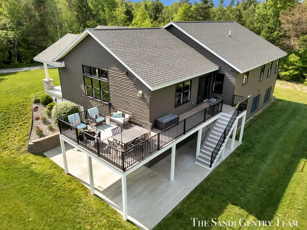 12400 Lincoln Farms Drive Grand Haven Charter Township MI 49417