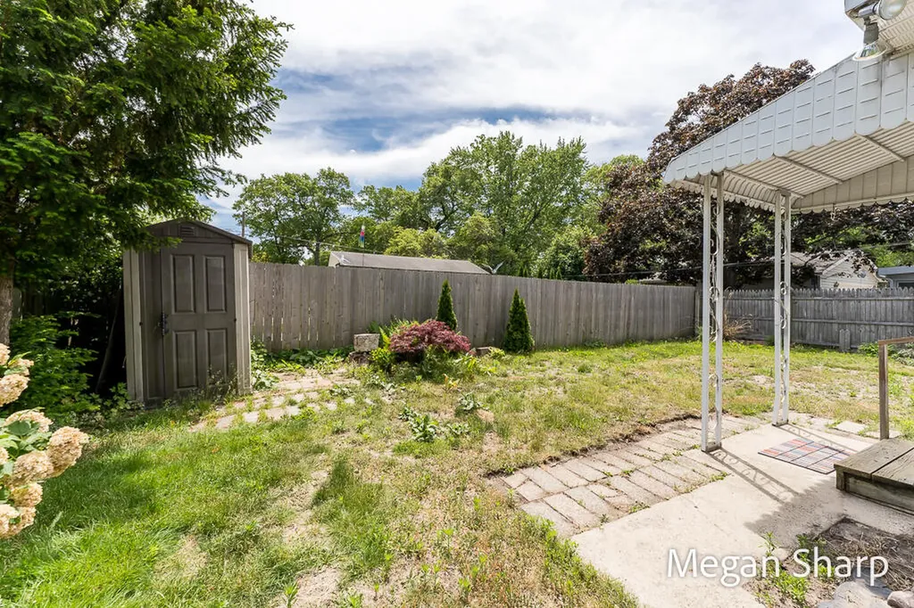 2557 Crozier Avenue Muskegon City MI 49441
