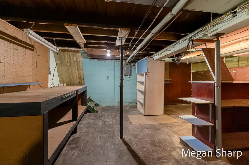 2557 Crozier Avenue Muskegon City MI 49441