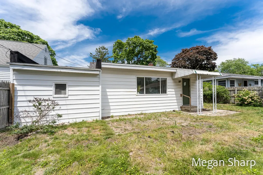2557 Crozier Avenue Muskegon City MI 49441