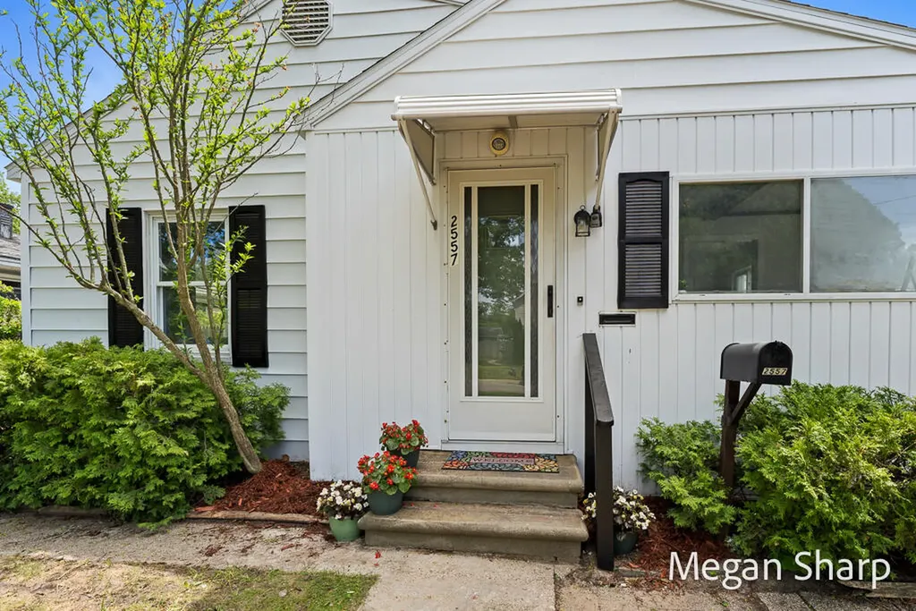 2557 Crozier Avenue Muskegon City MI 49441
