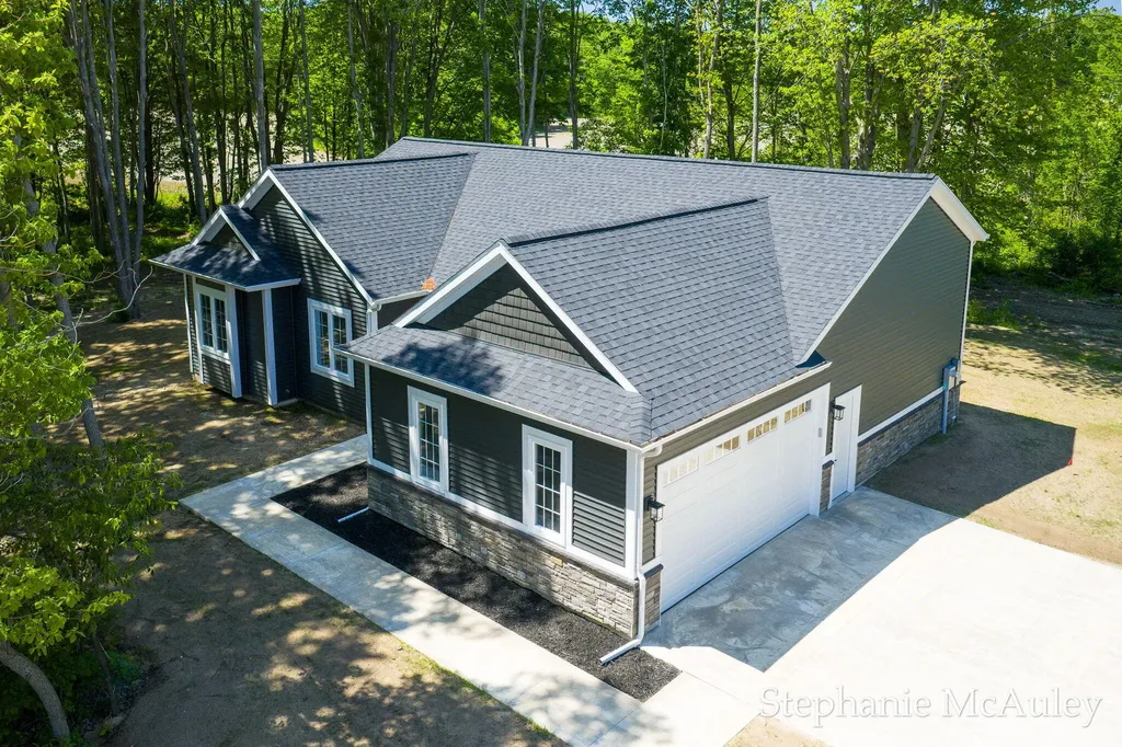 5739 130th Avenue Manlius Township MI 49408