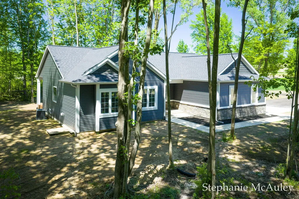5739 130th Avenue Manlius Township MI 49408