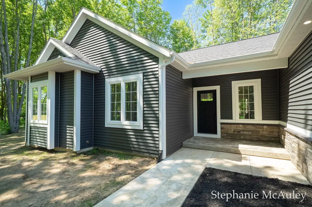 5739 130th Avenue Manlius Township MI 49408