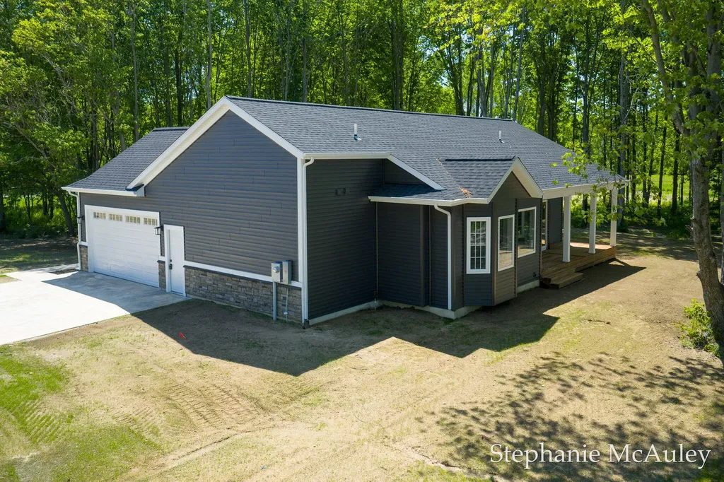 5739 130th Avenue Manlius Township MI 49408