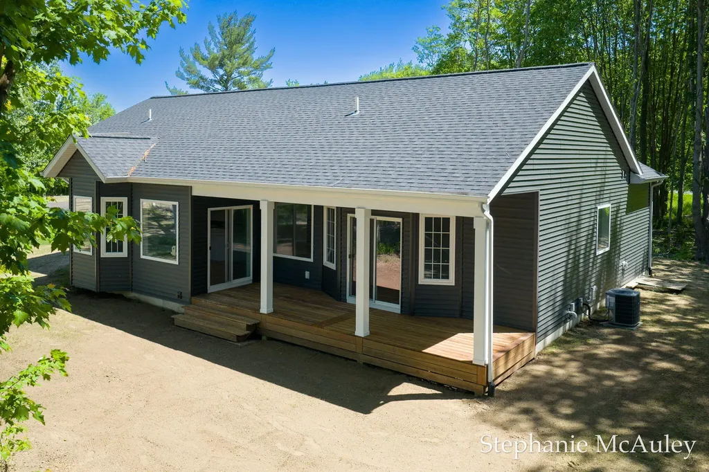 5739 130th Avenue Manlius Township MI 49408