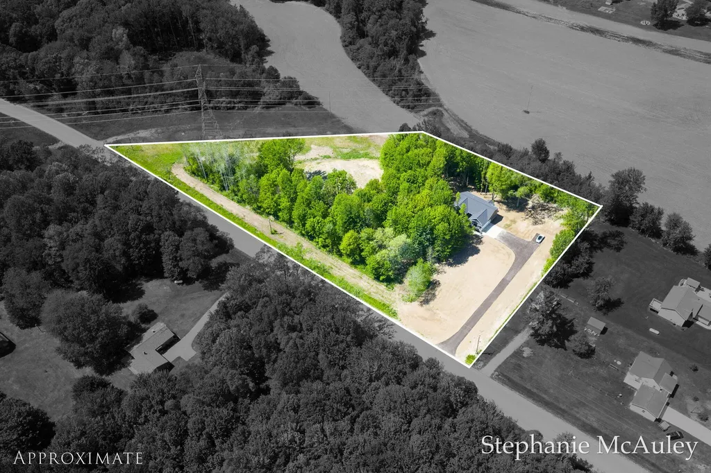5739 130th Avenue Manlius Township MI 49408
