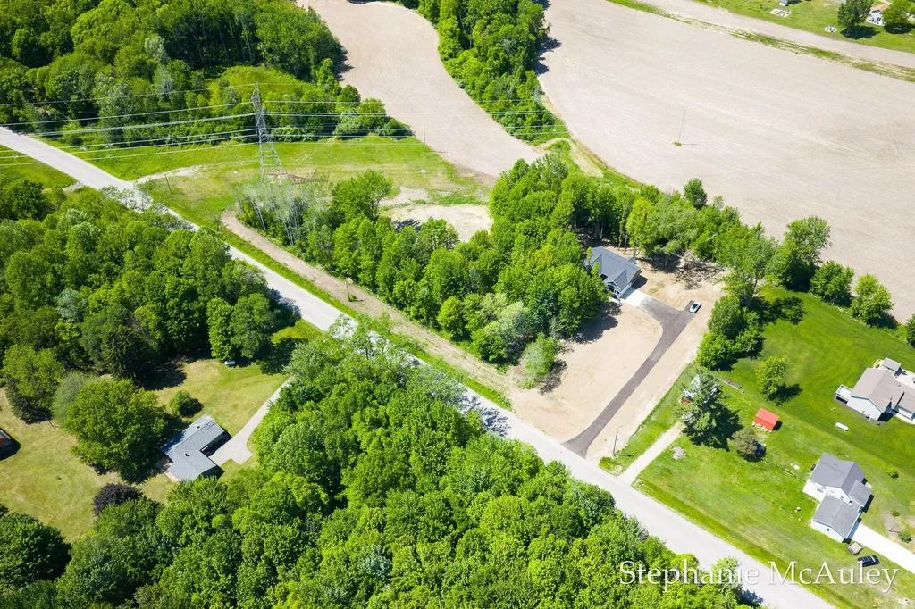 5739 130th Avenue Manlius Township MI 49408